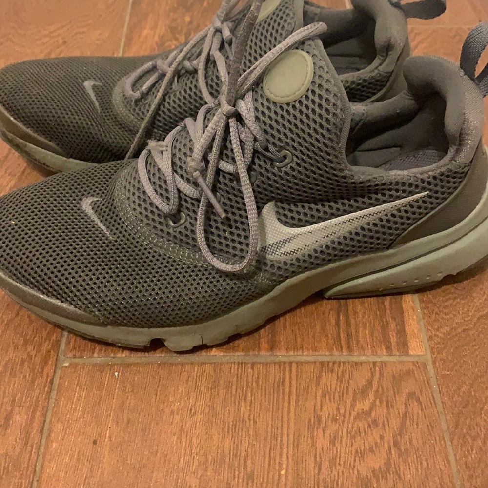 Boys grey Nike sneakers